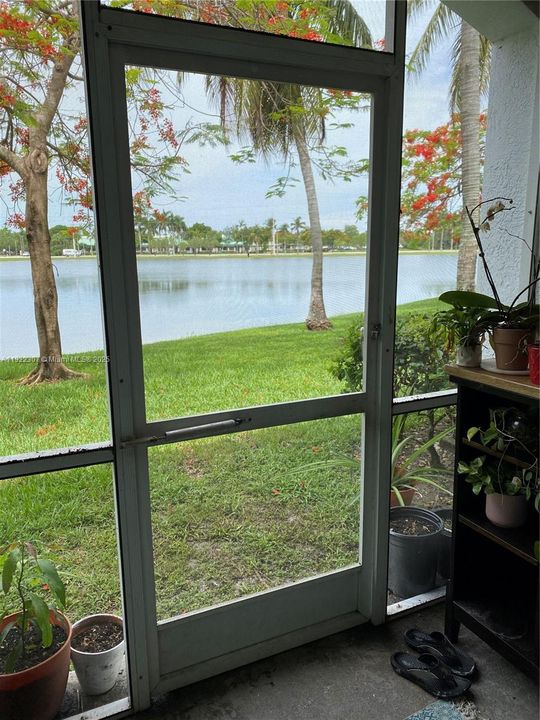 For Rent: $2,300 (2 beds, 1 baths, 1068 Square Feet)