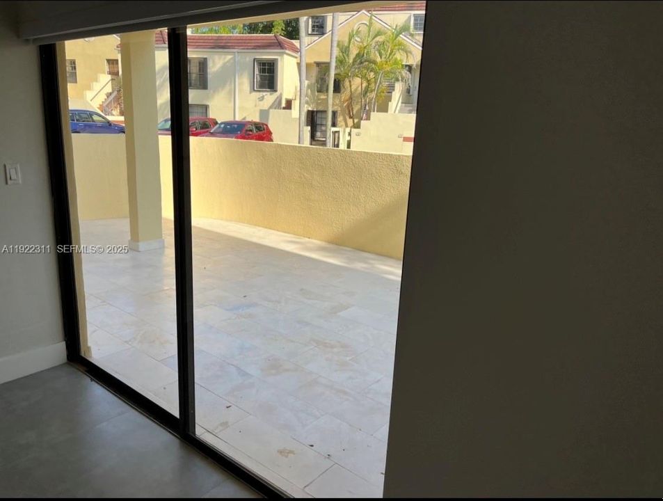 В аренду: $2,400 (2 спален, 2 ванн, 921 Квадратных фут)