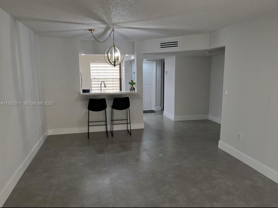 В аренду: $2,400 (2 спален, 2 ванн, 921 Квадратных фут)