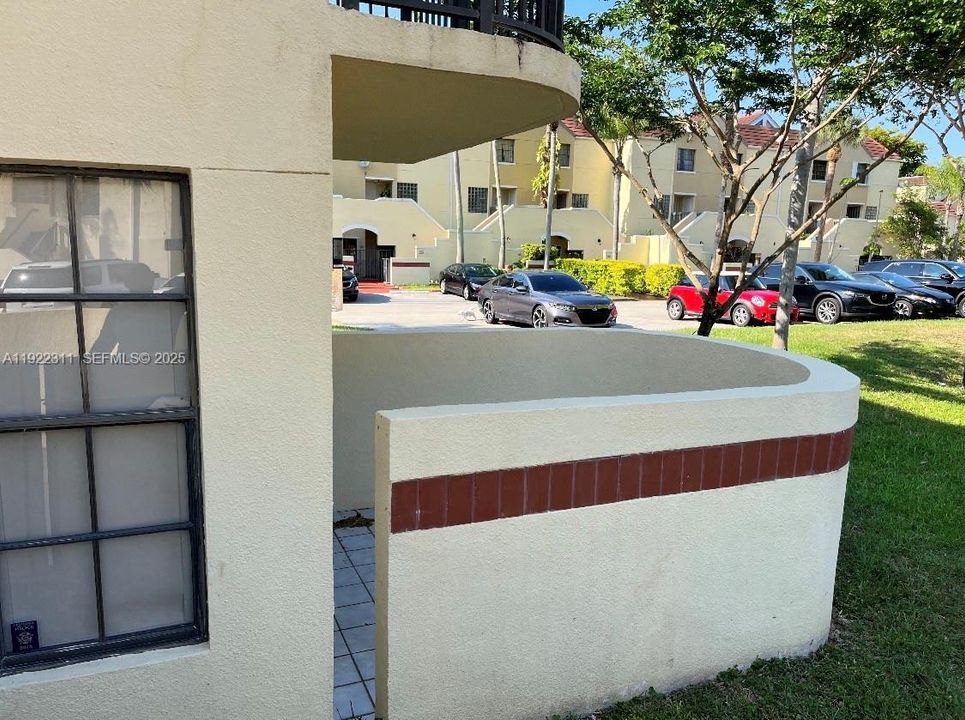 В аренду: $2,400 (2 спален, 2 ванн, 921 Квадратных фут)