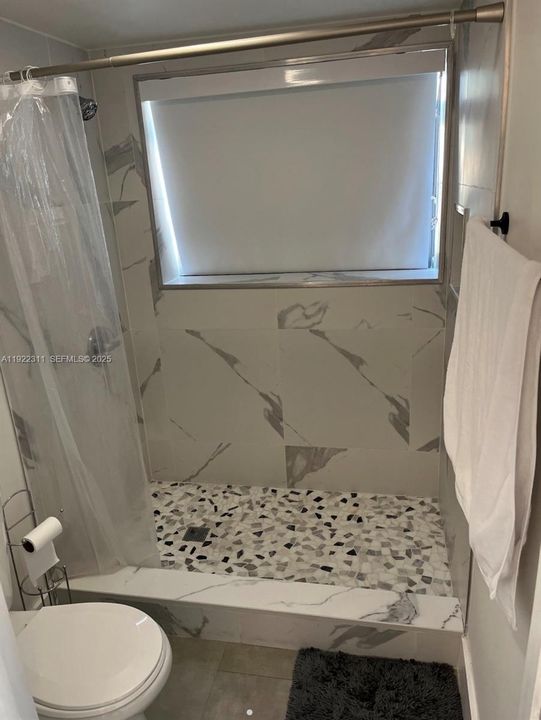 В аренду: $2,400 (2 спален, 2 ванн, 921 Квадратных фут)