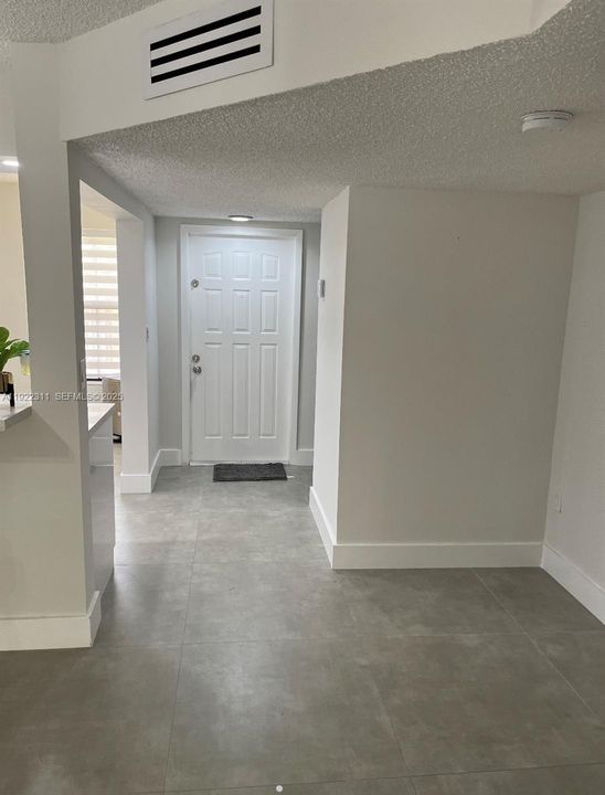 В аренду: $2,400 (2 спален, 2 ванн, 921 Квадратных фут)