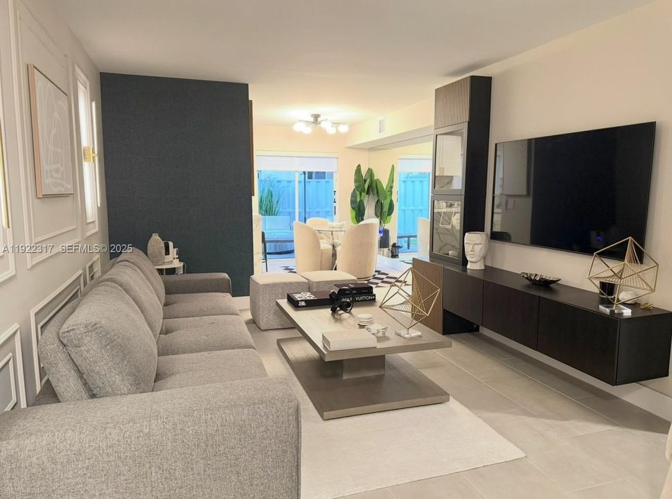 For Sale: $399,900 (3 beds, 2 baths, 1024 Square Feet)