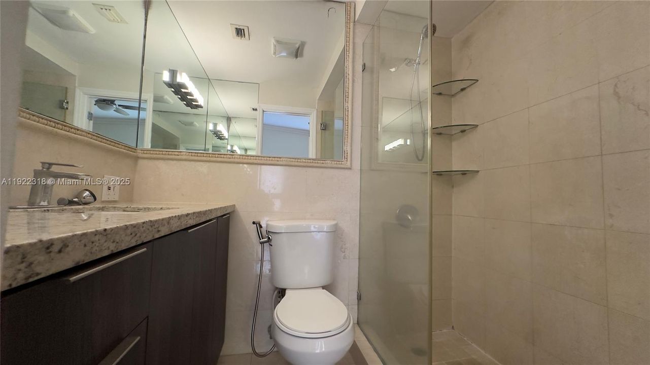 For Rent: $5,000 (5 beds, 3 baths, 1782 Square Feet)