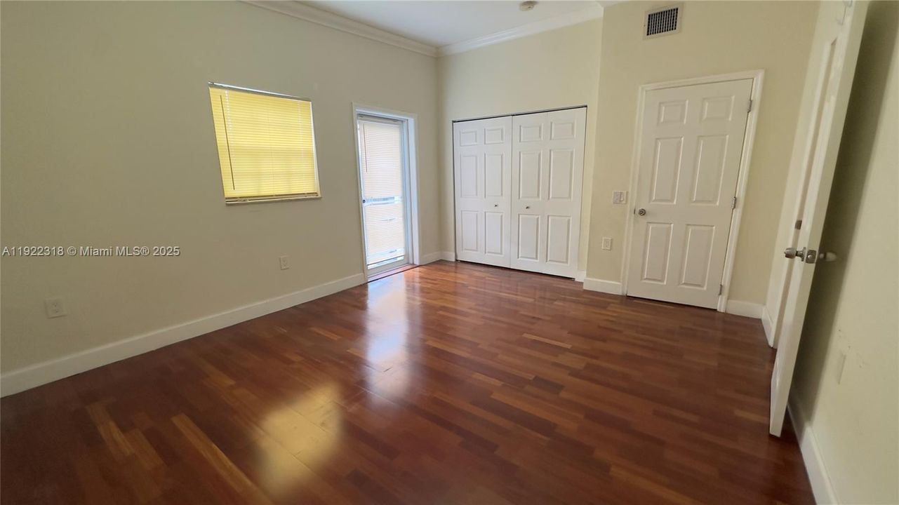 For Rent: $5,000 (5 beds, 3 baths, 1782 Square Feet)