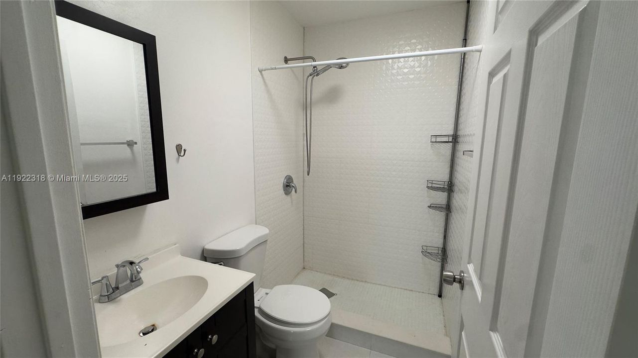 For Rent: $5,000 (5 beds, 3 baths, 1782 Square Feet)