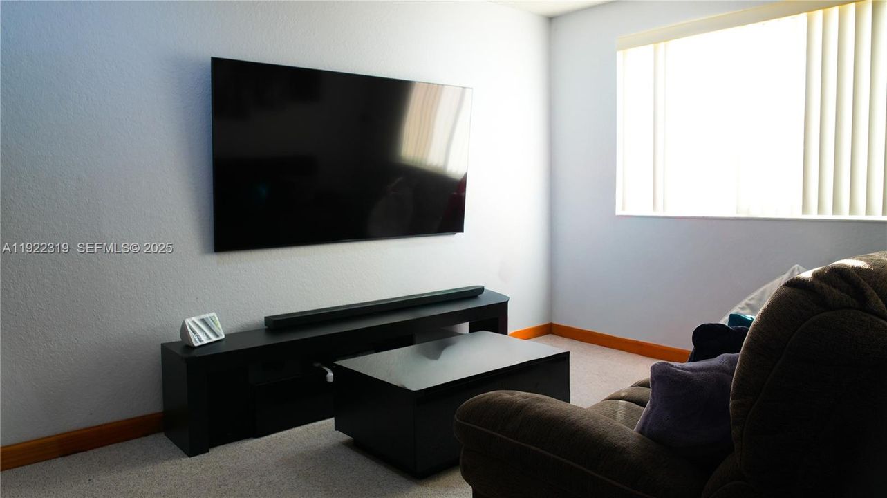 For Sale: $760,000 (4 beds, 2 baths, 2175 Square Feet)