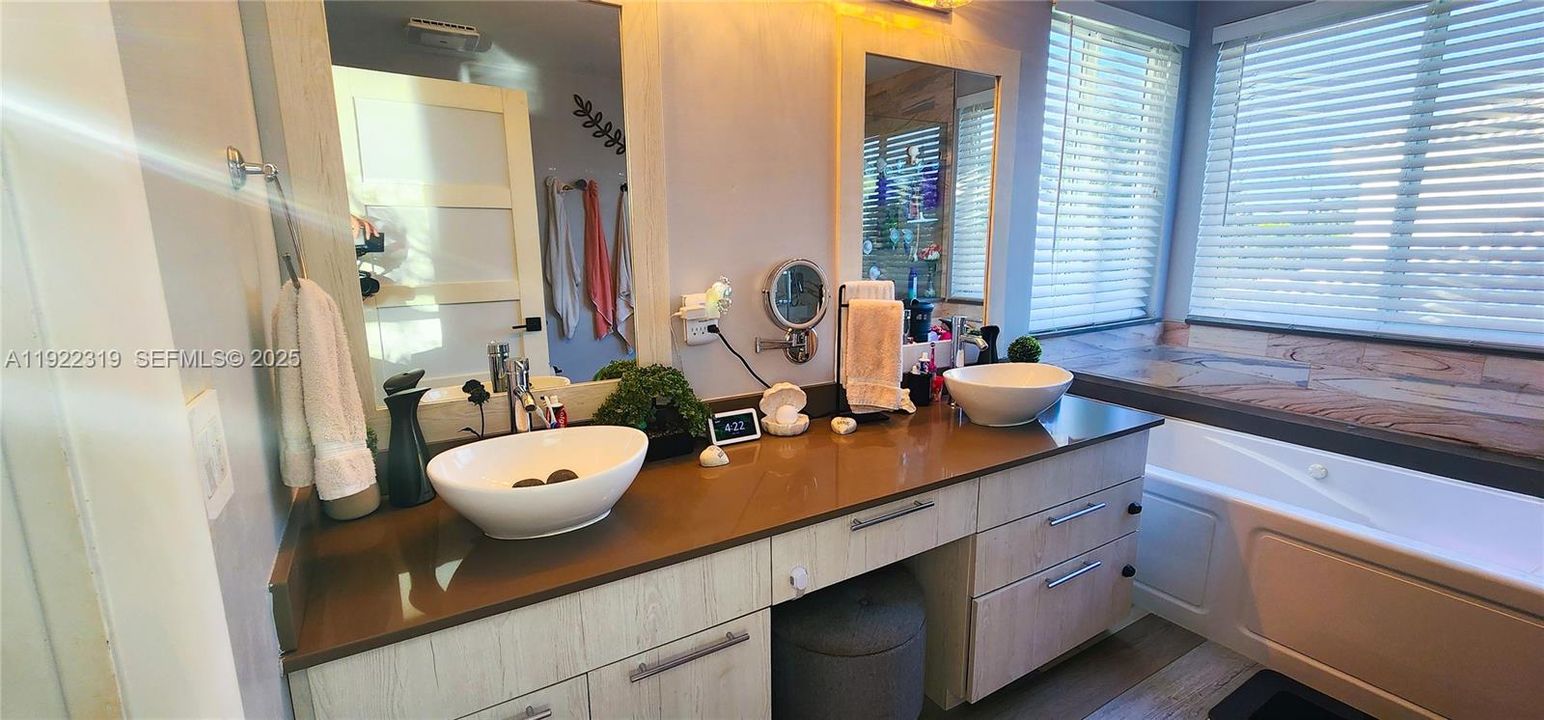 For Sale: $760,000 (4 beds, 2 baths, 2175 Square Feet)