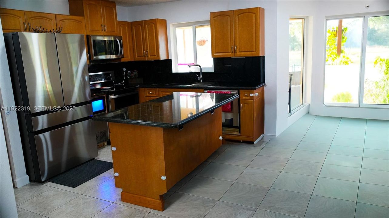 For Sale: $760,000 (4 beds, 2 baths, 2175 Square Feet)