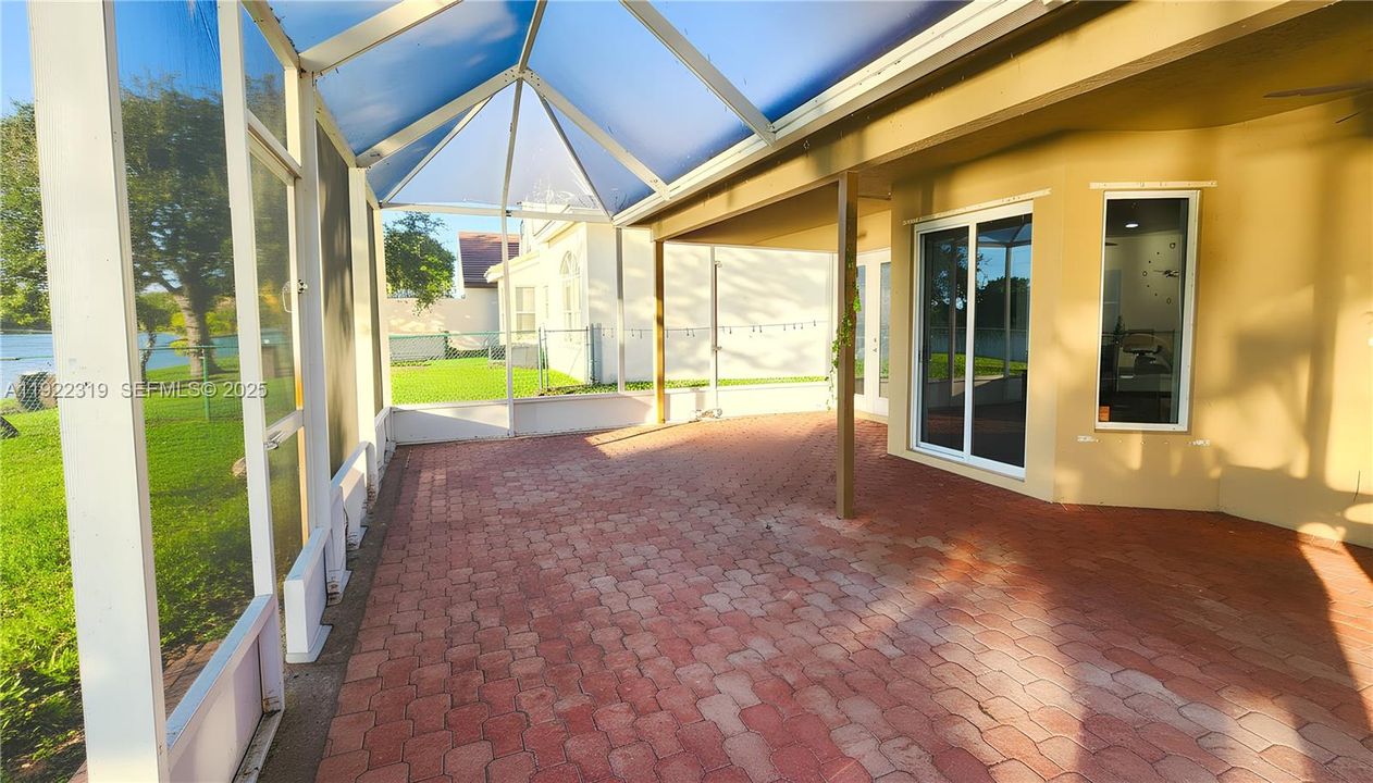 For Sale: $760,000 (4 beds, 2 baths, 2175 Square Feet)