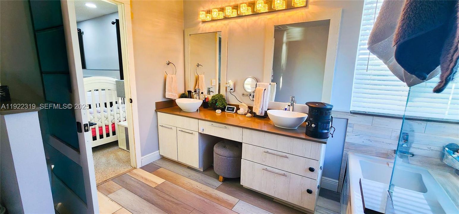 For Sale: $760,000 (4 beds, 2 baths, 2175 Square Feet)