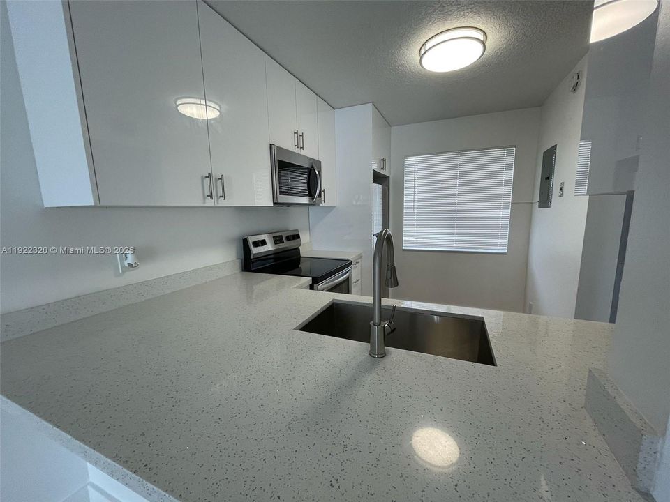 En Renta: $2,100 (2 camas, 2 baños, 832 Pies cuadrados)