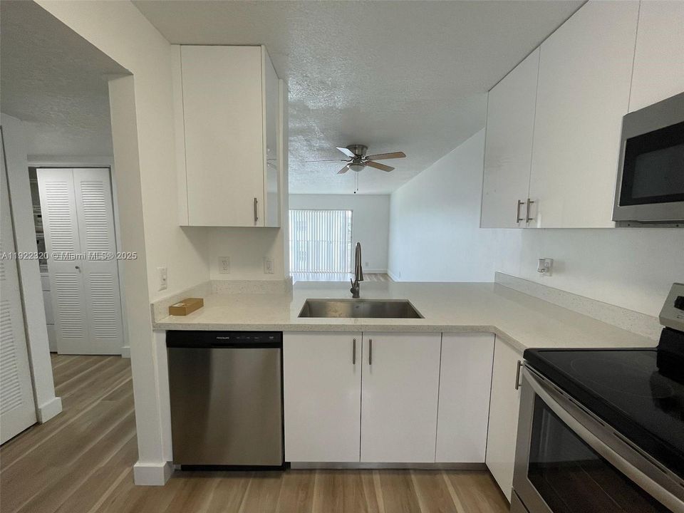 En Renta: $2,100 (2 camas, 2 baños, 832 Pies cuadrados)