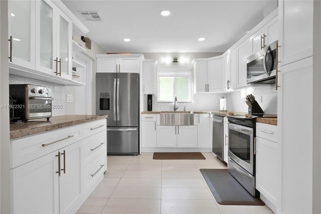 For Sale: $1,375,000 (3 beds, 2 baths, 1650 Square Feet)