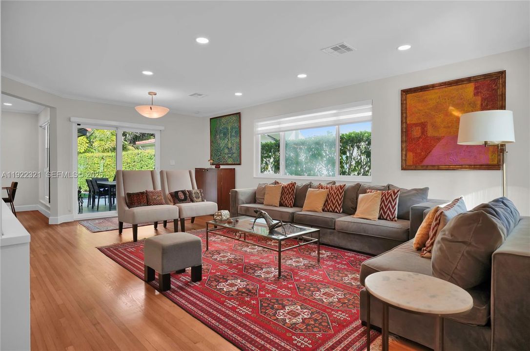 For Sale: $1,375,000 (3 beds, 2 baths, 1650 Square Feet)