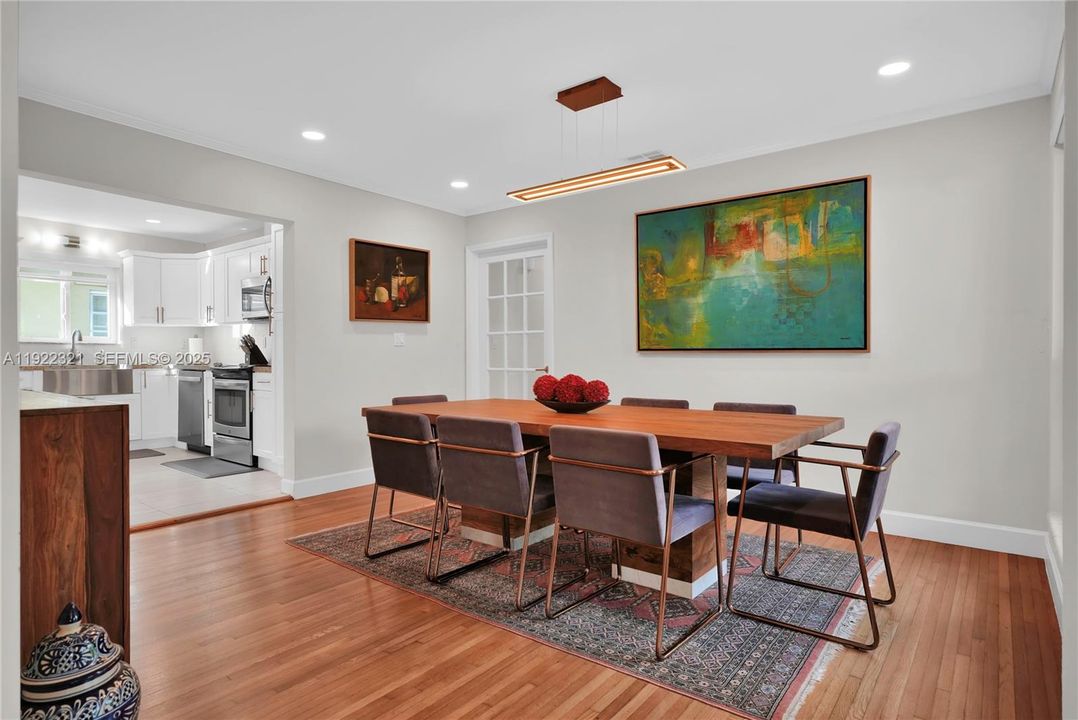 For Sale: $1,375,000 (3 beds, 2 baths, 1650 Square Feet)