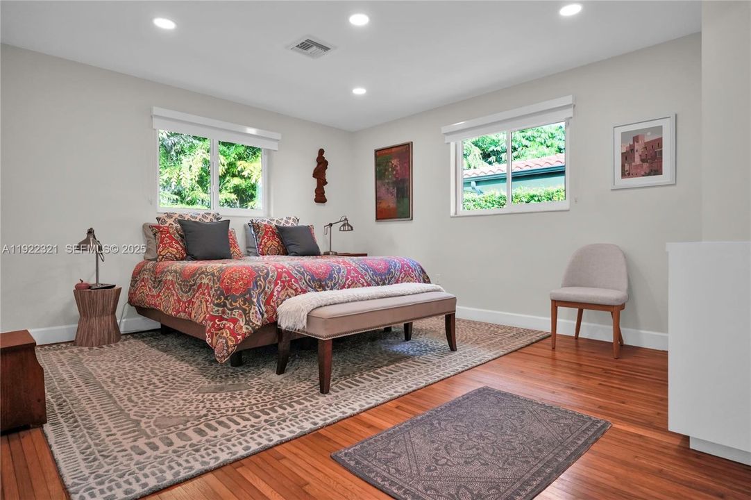 For Sale: $1,375,000 (3 beds, 2 baths, 1650 Square Feet)