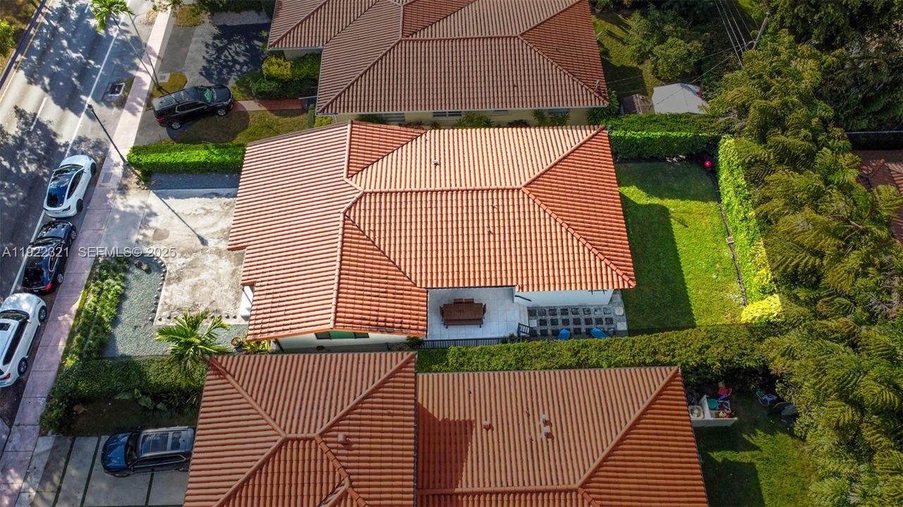 For Sale: $1,375,000 (3 beds, 2 baths, 1650 Square Feet)