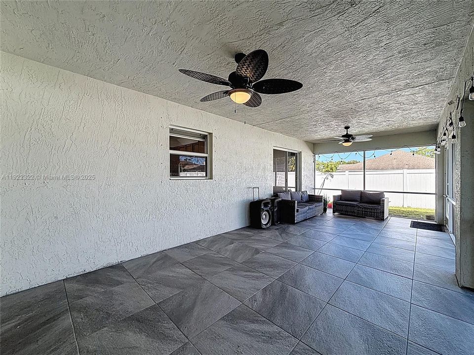 For Sale: $425,000 (3 beds, 2 baths, 1650 Square Feet)