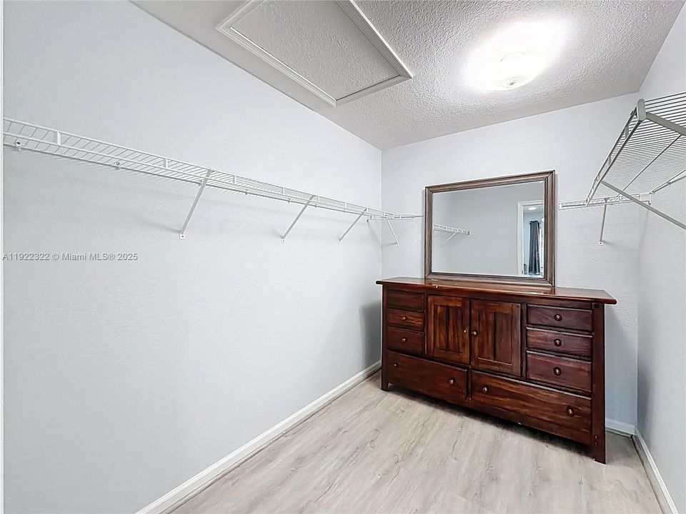 For Sale: $425,000 (3 beds, 2 baths, 1650 Square Feet)