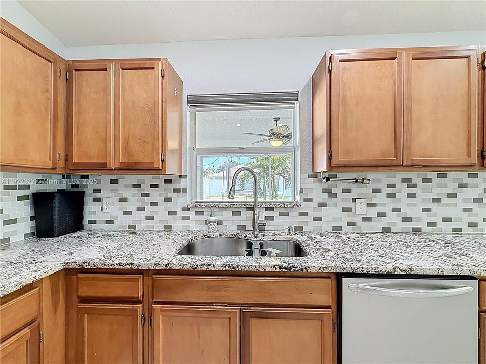 For Sale: $425,000 (3 beds, 2 baths, 1650 Square Feet)