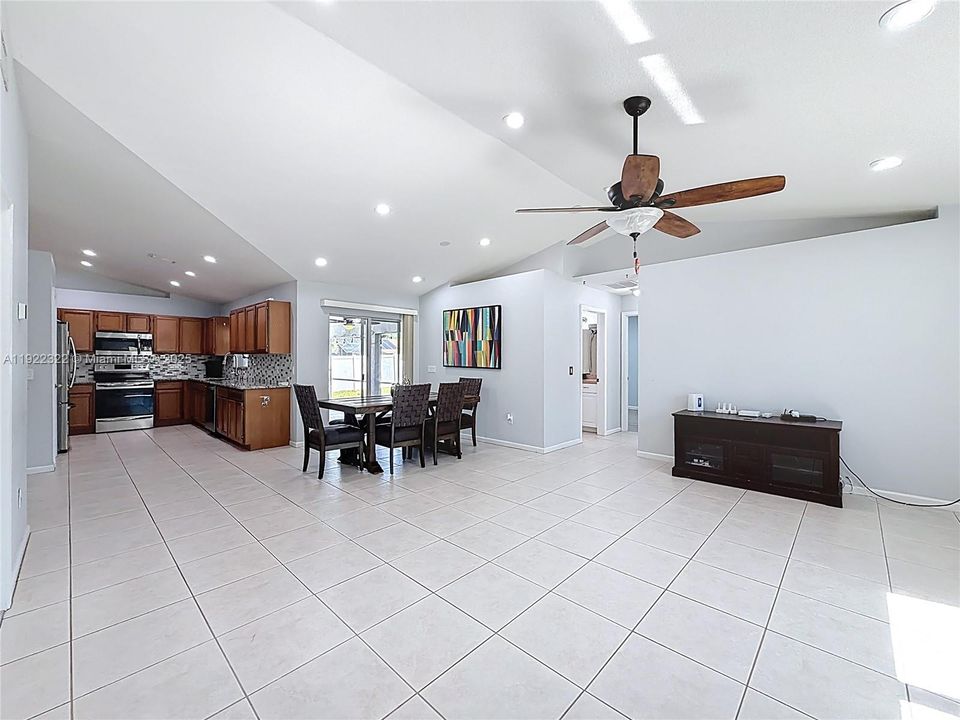 For Sale: $425,000 (3 beds, 2 baths, 1650 Square Feet)