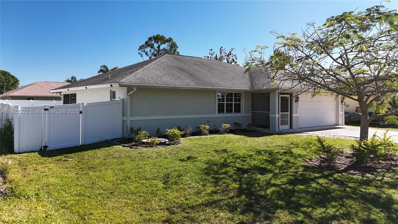 For Sale: $425,000 (3 beds, 2 baths, 1650 Square Feet)