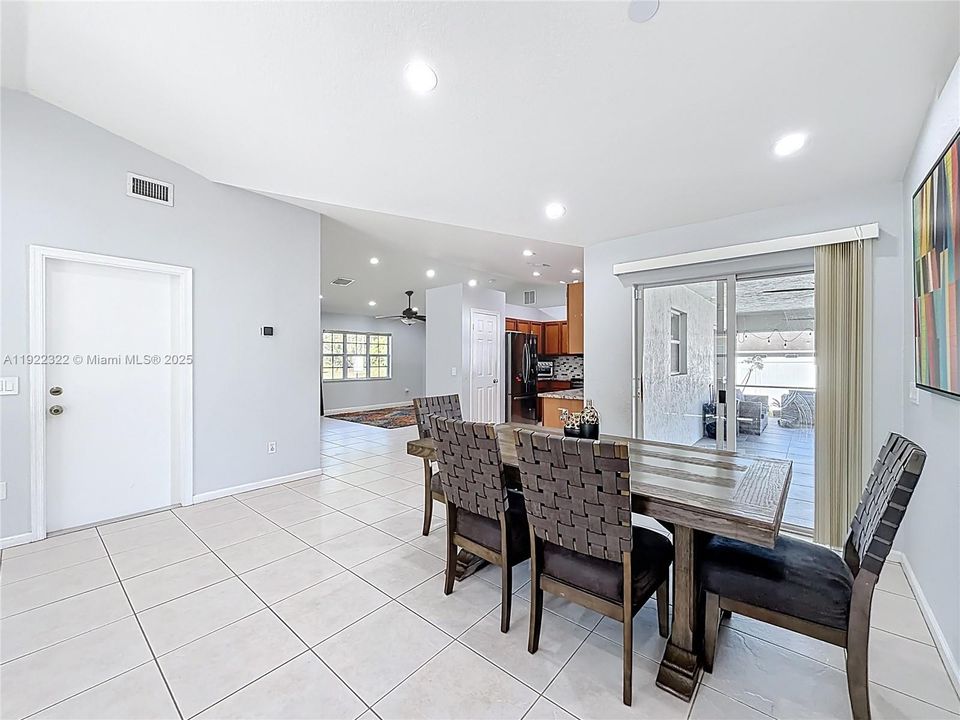 For Sale: $425,000 (3 beds, 2 baths, 1650 Square Feet)