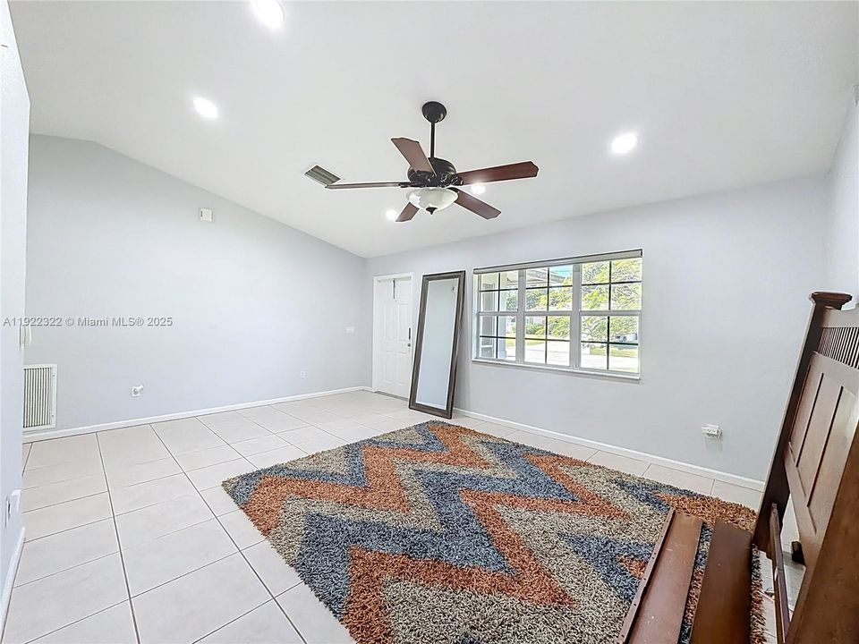 For Sale: $425,000 (3 beds, 2 baths, 1650 Square Feet)