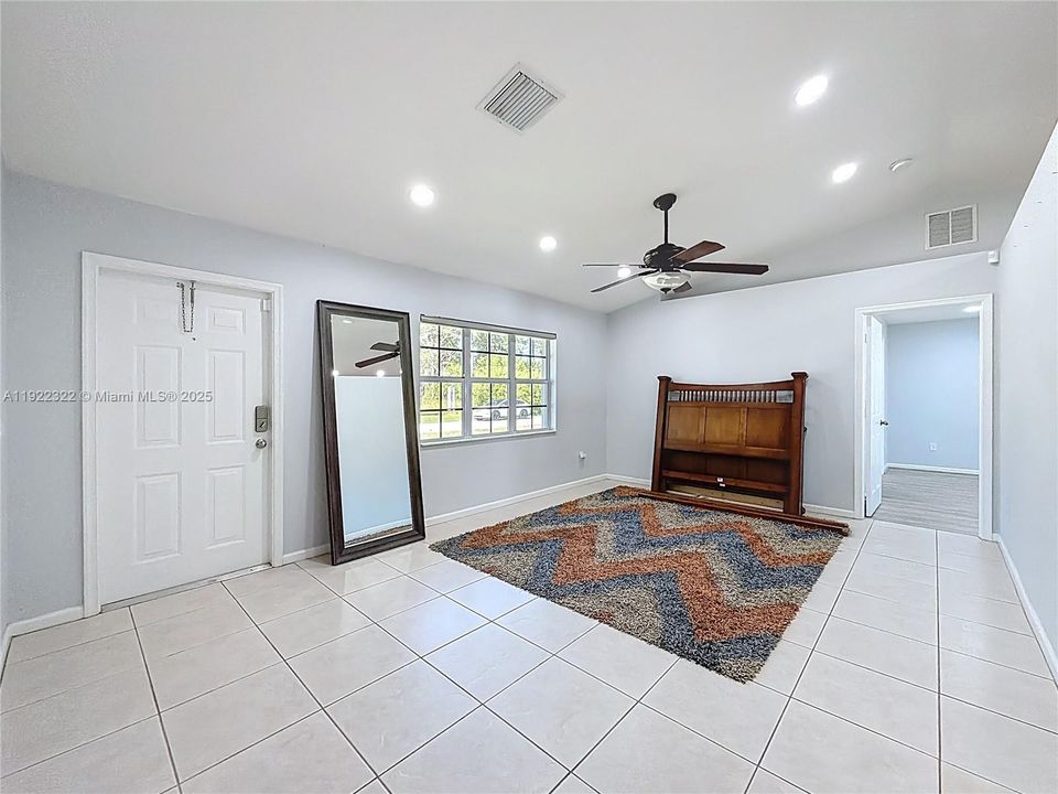 For Sale: $425,000 (3 beds, 2 baths, 1650 Square Feet)