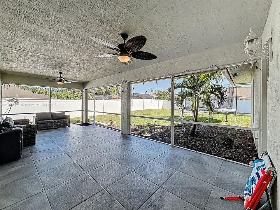 For Sale: $425,000 (3 beds, 2 baths, 1650 Square Feet)