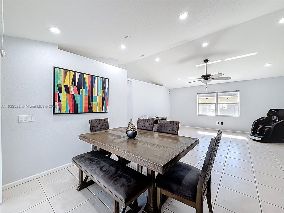 For Sale: $425,000 (3 beds, 2 baths, 1650 Square Feet)