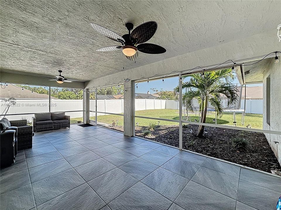 For Sale: $425,000 (3 beds, 2 baths, 1650 Square Feet)