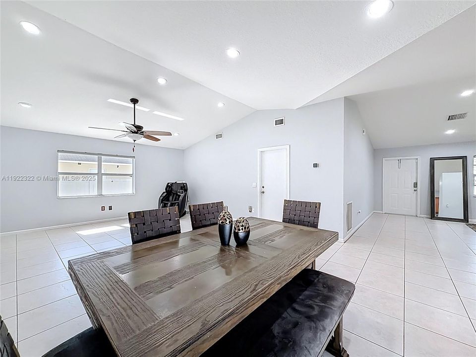 For Sale: $425,000 (3 beds, 2 baths, 1650 Square Feet)