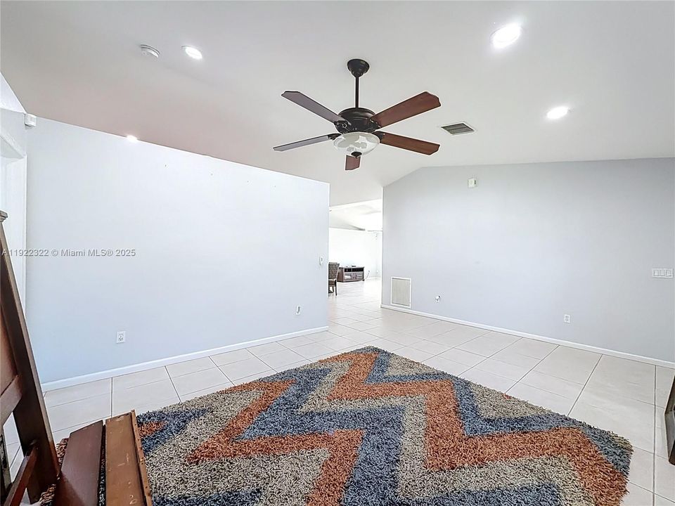 For Sale: $425,000 (3 beds, 2 baths, 1650 Square Feet)