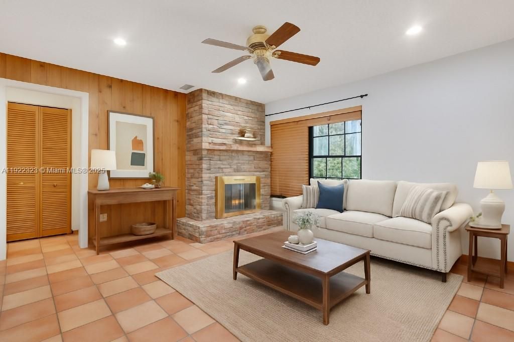 For Sale: $650,000 (4 beds, 2 baths, 1588 Square Feet)