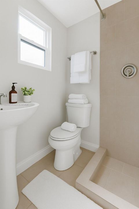 For Sale: $650,000 (4 beds, 2 baths, 1588 Square Feet)