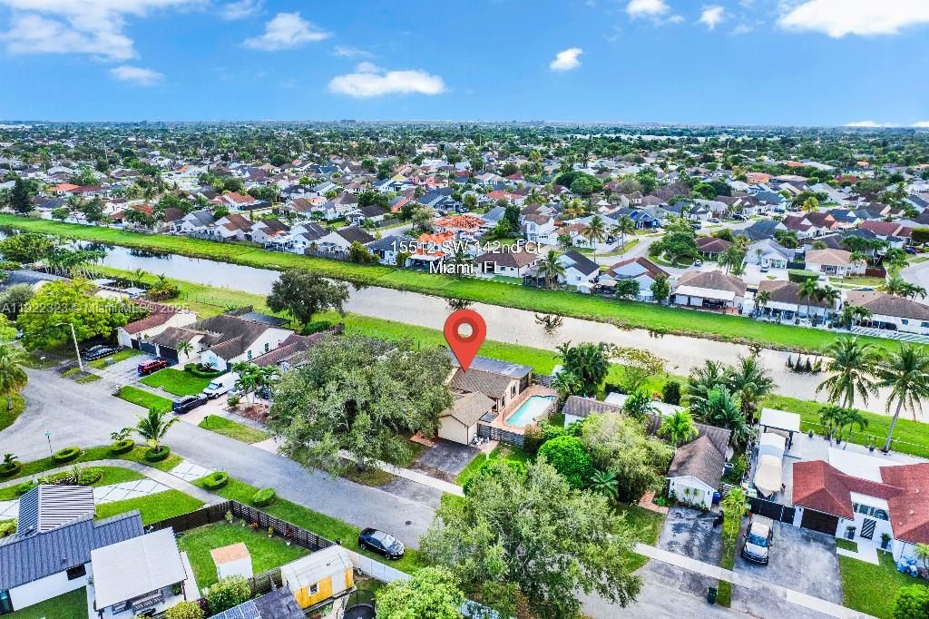 For Sale: $650,000 (4 beds, 2 baths, 1588 Square Feet)