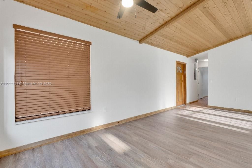 For Sale: $650,000 (4 beds, 2 baths, 1588 Square Feet)