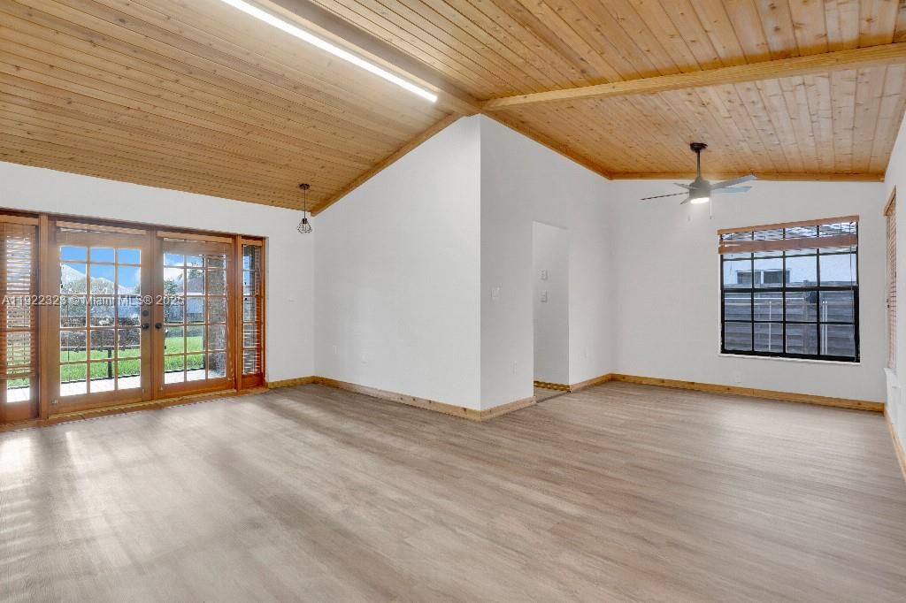 For Sale: $650,000 (4 beds, 2 baths, 1588 Square Feet)