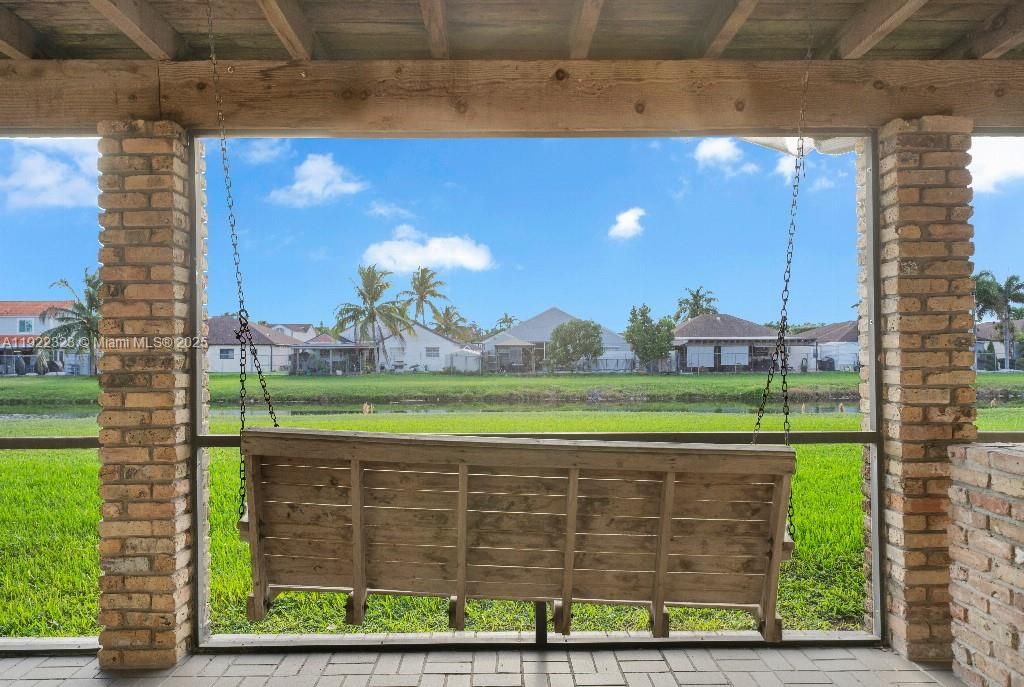 For Sale: $650,000 (4 beds, 2 baths, 1588 Square Feet)