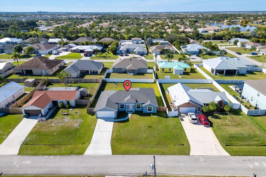 For Sale: $514,900 (4 beds, 3 baths, 1976 Square Feet)