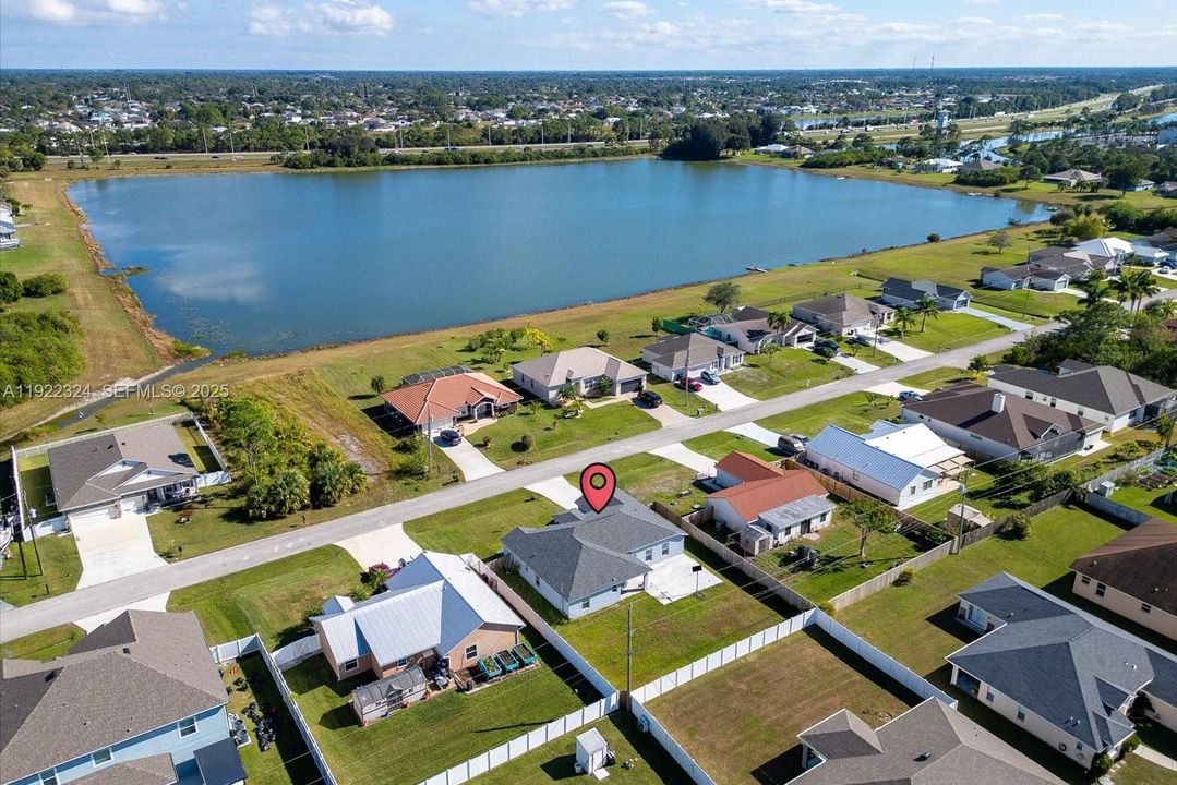 For Sale: $514,900 (4 beds, 3 baths, 1976 Square Feet)