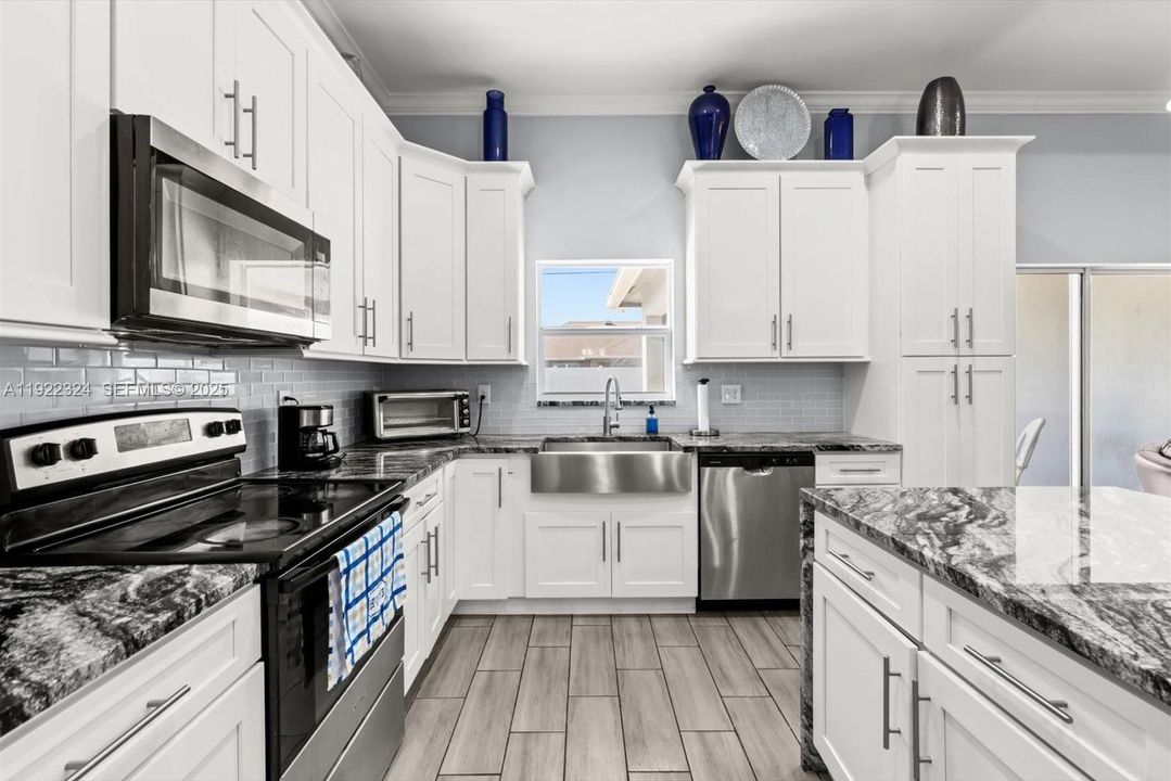 For Sale: $514,900 (4 beds, 3 baths, 1976 Square Feet)