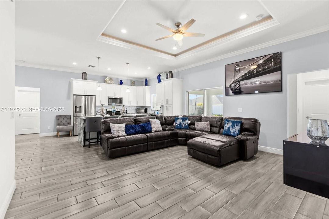 For Sale: $514,900 (4 beds, 3 baths, 1976 Square Feet)