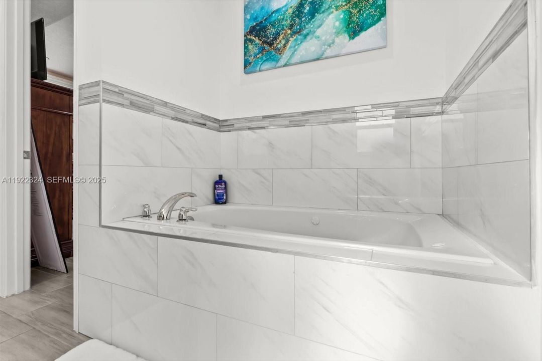 For Sale: $514,900 (4 beds, 3 baths, 1976 Square Feet)