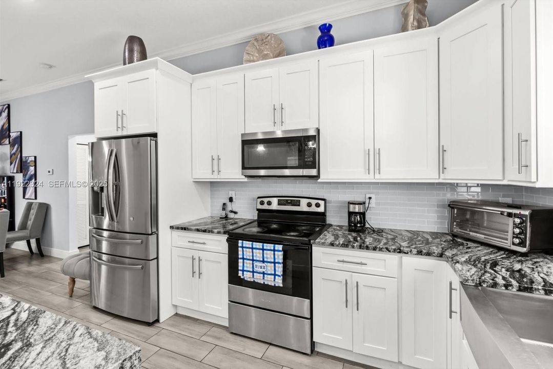 For Sale: $514,900 (4 beds, 3 baths, 1976 Square Feet)