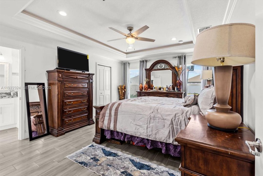 For Sale: $514,900 (4 beds, 3 baths, 1976 Square Feet)