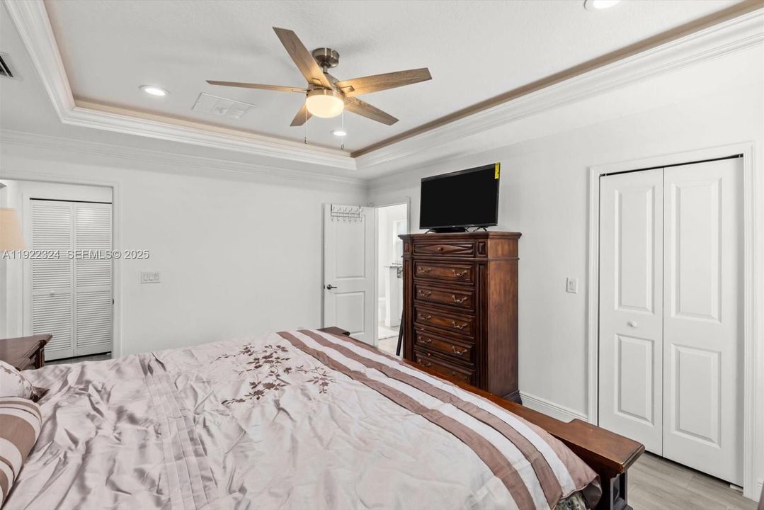 For Sale: $514,900 (4 beds, 3 baths, 1976 Square Feet)