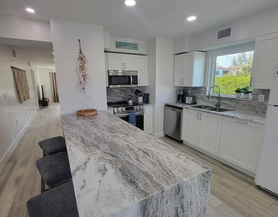 В аренду: $2,999 (2 спален, 2 ванн, 0 Квадратных фут)